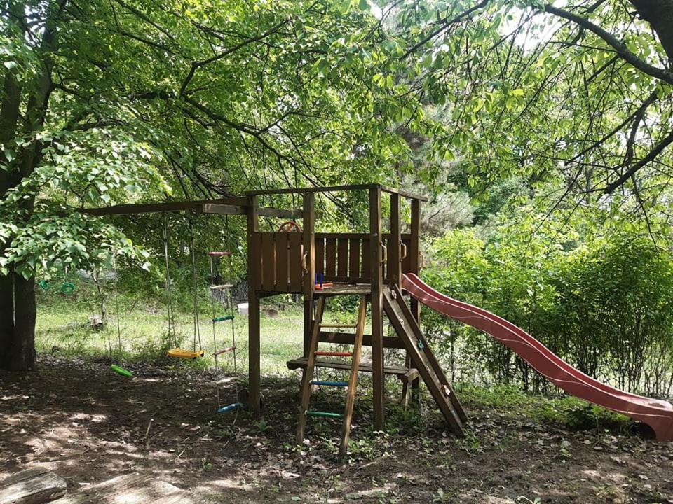 Отель Jurta Az Erdo Mellett Dezsaval-Keresz-Tanya Пилиссенткерест Экстерьер фото